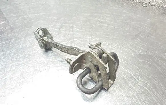 Opel Astra H Rear door check strap stopper 09229751