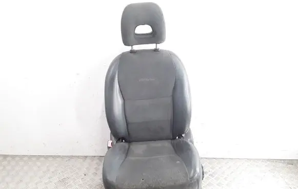Toyota RAV 4 (XA20) Front driver seat 