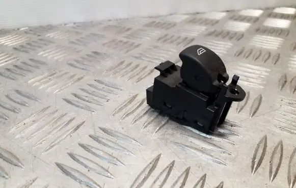 Volvo V40 Electric window control switch 31334569