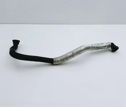 Volkswagen PASSAT B5.5 Breather/breather pipe/hose 3B0131149B