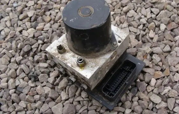Skoda Fabia Mk2 (5J) ABS Pump 6Q0614517AA