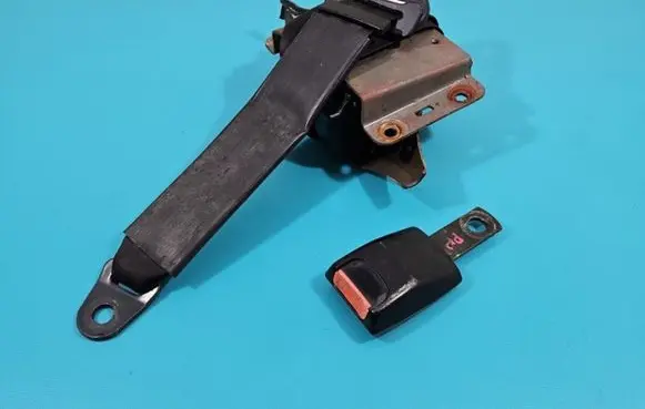 Peugeot 305 Front seatbelt IMPRK1393720