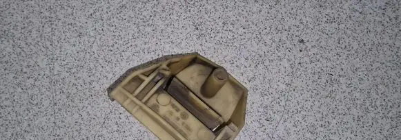 BMW 5 E39 Radiator mount bracket 2247894