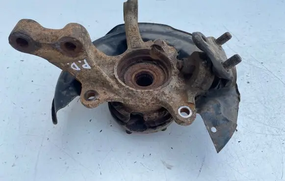 Toyota Avensis T220 Front wheel hub