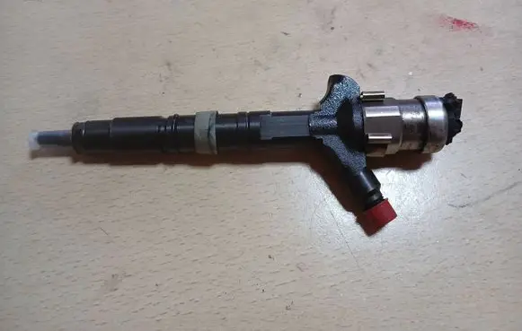 Toyota Land Cruiser (HDJ90) Fuel injector 2367030010 03D2251