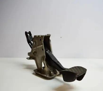 Volkswagen PASSAT B6 Brake pedal 1K1723057AD
