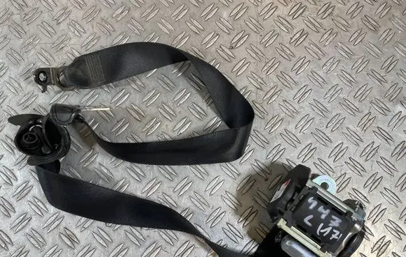 Mercedes-Benz Vito Viano W447 Front seatbelt 629520200C