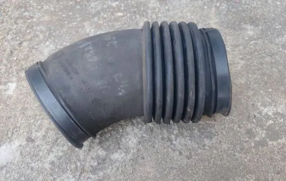 Jeep Grand Cherokee (WJ) Air intake hose/pipe 04854012
