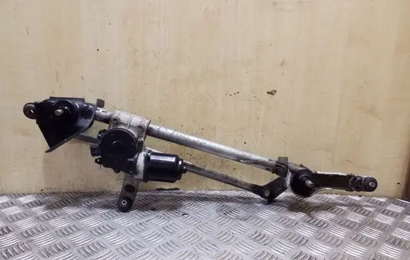 Subaru Outback Front wiper linkage and motor WM02C002