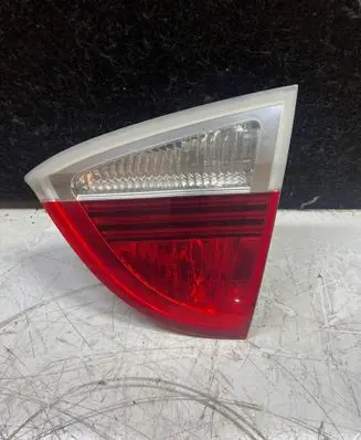 Tailgate rear/tail lights