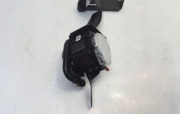 Rear seatbelt