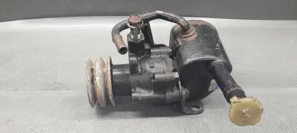 Mazda 323 Power steering pump BH4A32600B