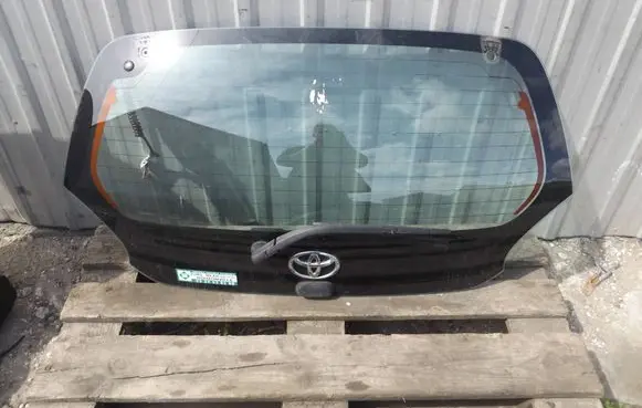 Toyota Aygo AB10 Rear windscreen/windshield window