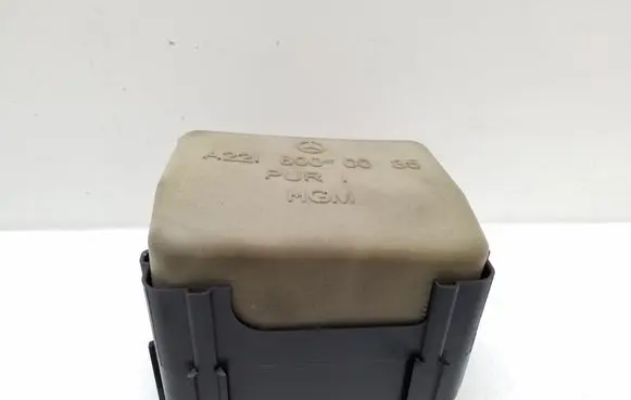 Mercedes-Benz CLS C218 X218 Central locking vacuum pump 0008003348 3122690158