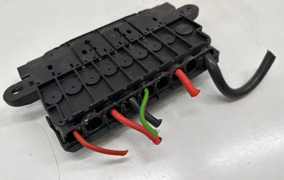 Land Rover Discovery 5 Positive wiring loom HPLA14A073KA