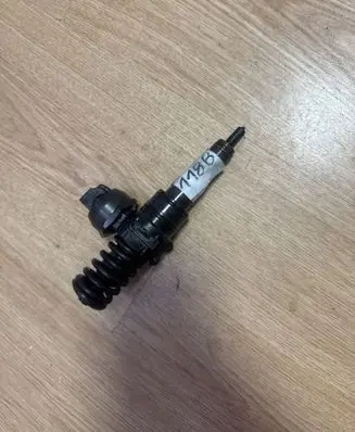Volkswagen Caddy Fuel injector 0414720313 038130073BN