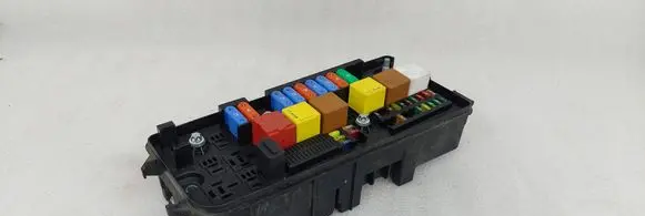 Opel Signum Fuse module 13190370 519113005 212906