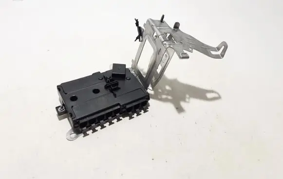 Mercedes-Benz GLC C253 Fuse module A2135401115