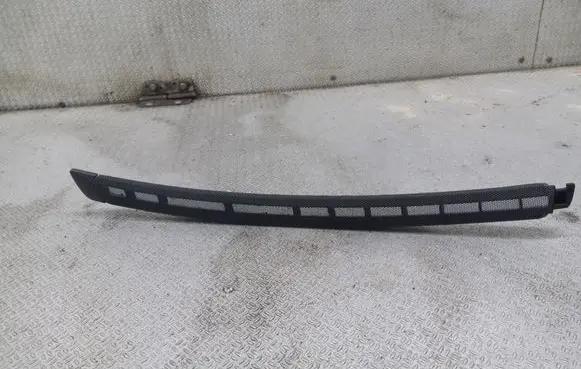Volvo V70 Dash center air vent grill 2612398