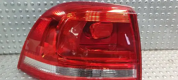 Volkswagen Touareg II Rear/tail lights S26380854 7P6945095B
