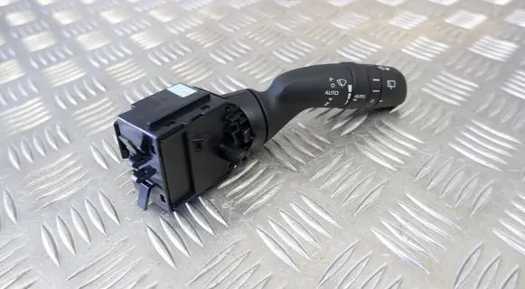 Toyota Yaris XP210 Wiper control stalk 8465202A50