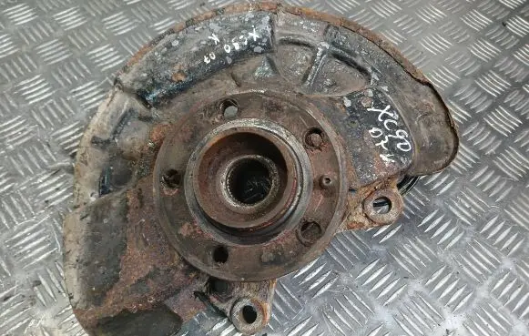 Volvo XC90 Front wheel hub spindle knuckle