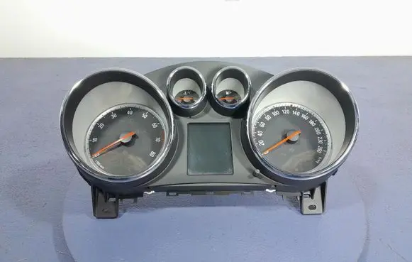 Opel Astra J Speedometer (instrument cluster) 13460583