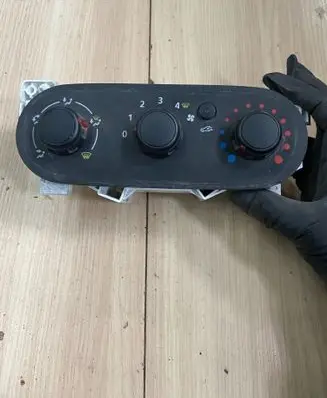 Opel Vivaro Climate control unit E1093050