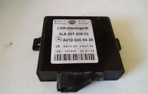 Mercedes-Benz E W210 Light module LCM A2108206426 5LA00750803