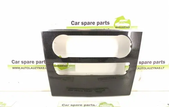 Radio/GPS head unit trim