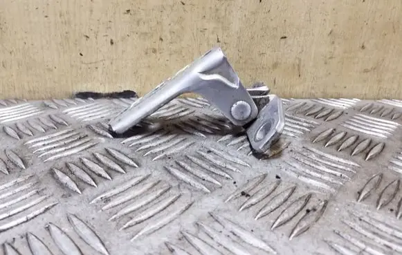 Mitsubishi Outlander Front door lower hinge 