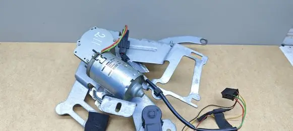 Mercedes-Benz E W211 Tailgate/trunk/boot lift motor A2118202042 E5000016 080507C