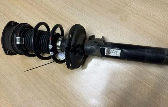 Seat Leon (5F) Front shock absorber/damper 5Q0413031FH