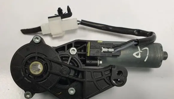 Mercedes-Benz C W204 Seat adjustment motor 0390203209