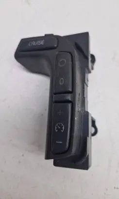 Volvo XC70 Steering wheel buttons/switches 9199921-99W16