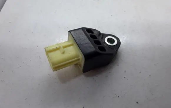 Toyota RAV 4 (XA30) Airbag deployment crash/impact sensor 8983142010