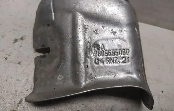 Peugeot 2008 II Heat shield in engine bay 9809695080