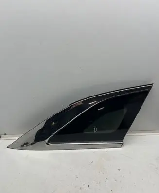 Renault Austral Rear side window 833062802R 833000464R