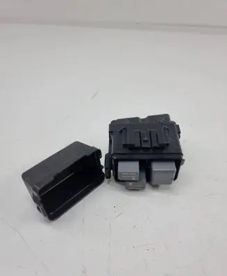 Toyota Avensis T270 Fuse module