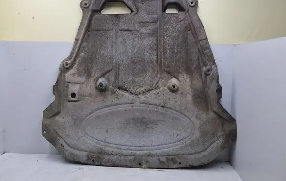 Nissan Leaf I (ZE0) Front underbody cover/under tray 