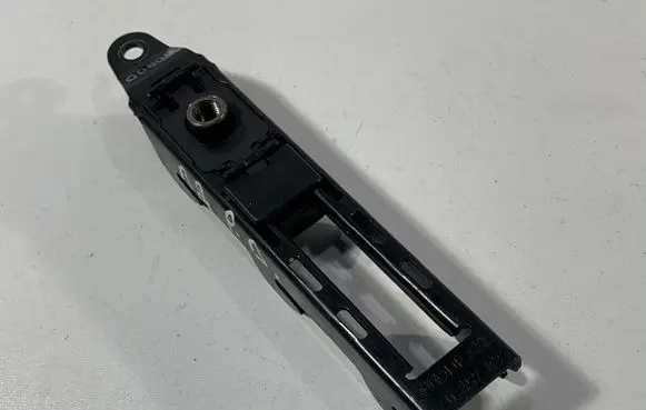 Audi A2 Seat belt adjustment motor 8Z0857833