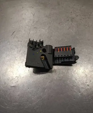 Mercedes-Benz E W211 Fuse module 013948371 013948381a
