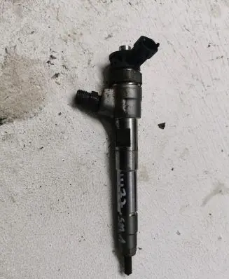 Mercedes-Benz A W177 Fuel injector 0445110800