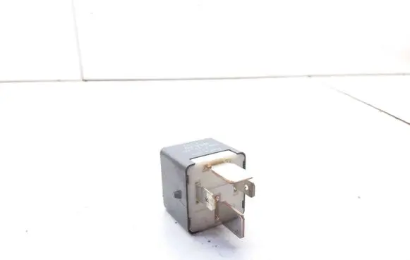 Subaru Forester SH Hazard warning light relay 1567002960