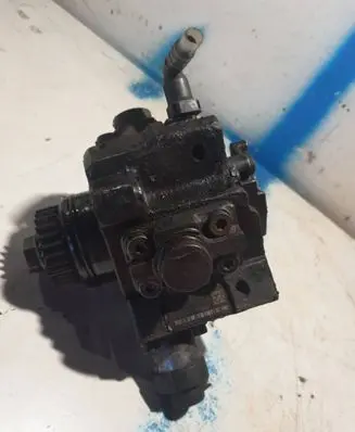 Opel Vivaro Fuel injection high pressure pump H8200950493