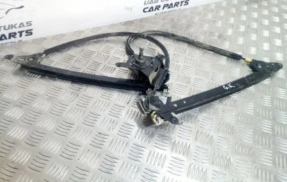 Rear door manual window regulator