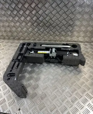 Audi A5 8T 8F Tool set 