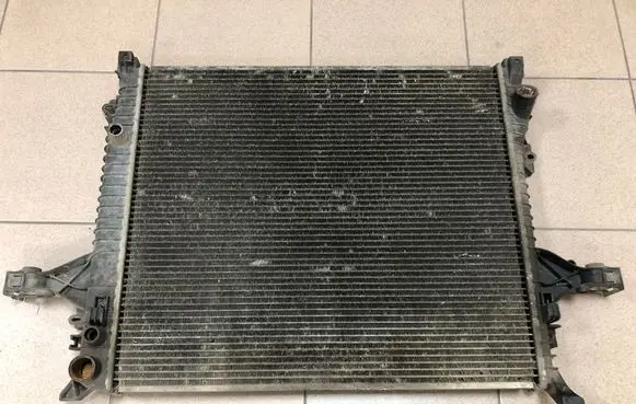 Volvo XC90 Coolant radiator 30723910