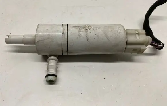 Mercedes-Benz ML W164 Headlight washer pump 30155 084545 150210