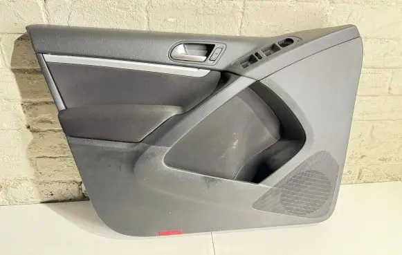 Volkswagen Tiguan Front door card panel trim 5N0867011